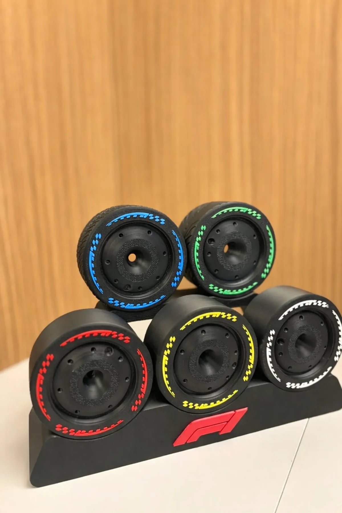 Expositor Compostos de Pneus F1 3D