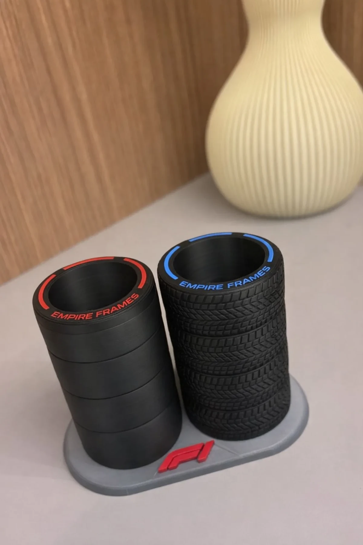 Porta-canetas Pneus F1 3D
